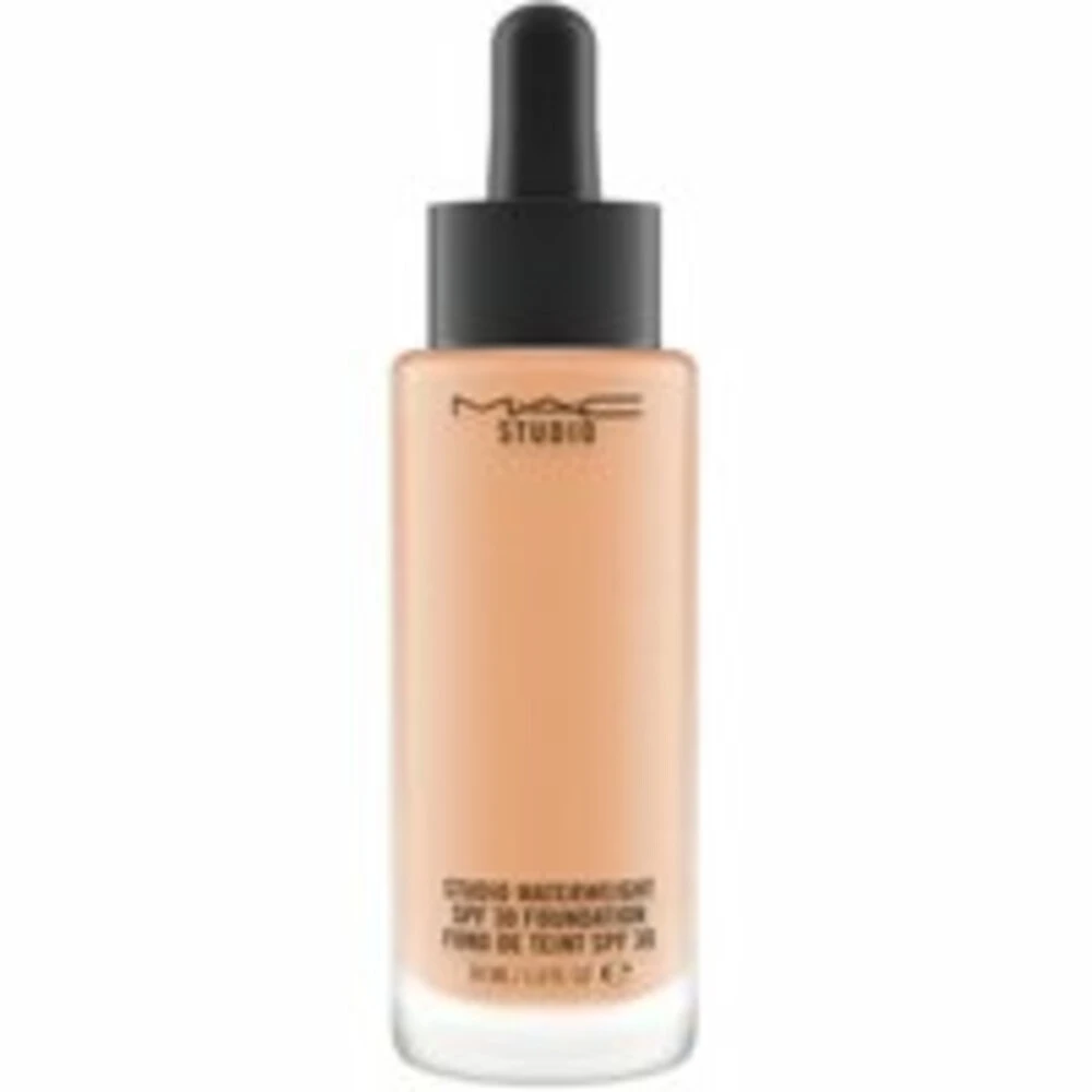 MAC Cosmetics Studio Waterweight Foundation SPF30 NC40 3 MAC Cosmetics Studio Waterweight Foundation SPF30 NC40