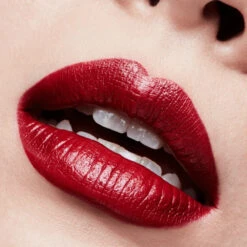 MAC Cosmetics Amplified Creme Lipstick Dubonnet 8 MAC Cosmetics Amplified Creme Lipstick Dubonnet -Cosmetica Speciaal Winkel 1042547 3