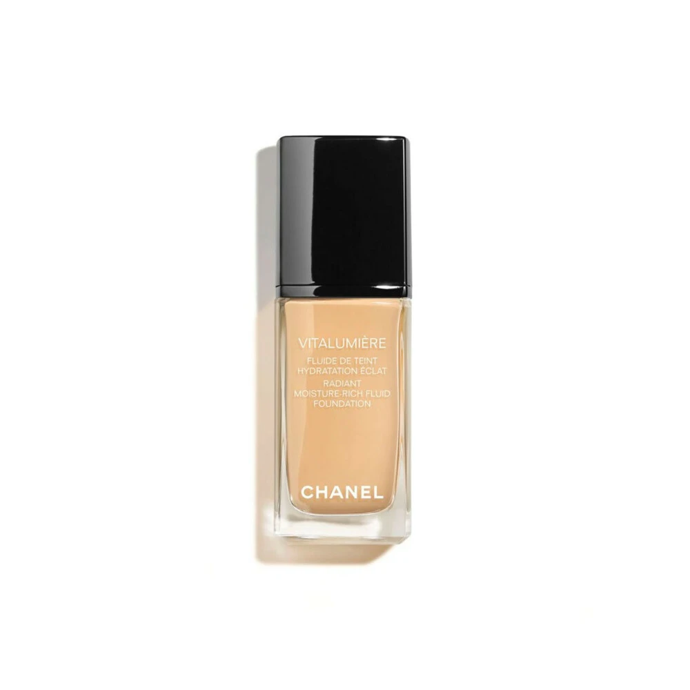 Chanel Vitalumière Foundation 50 Naturel 3 Chanel Vitalumière Foundation 50 Naturel